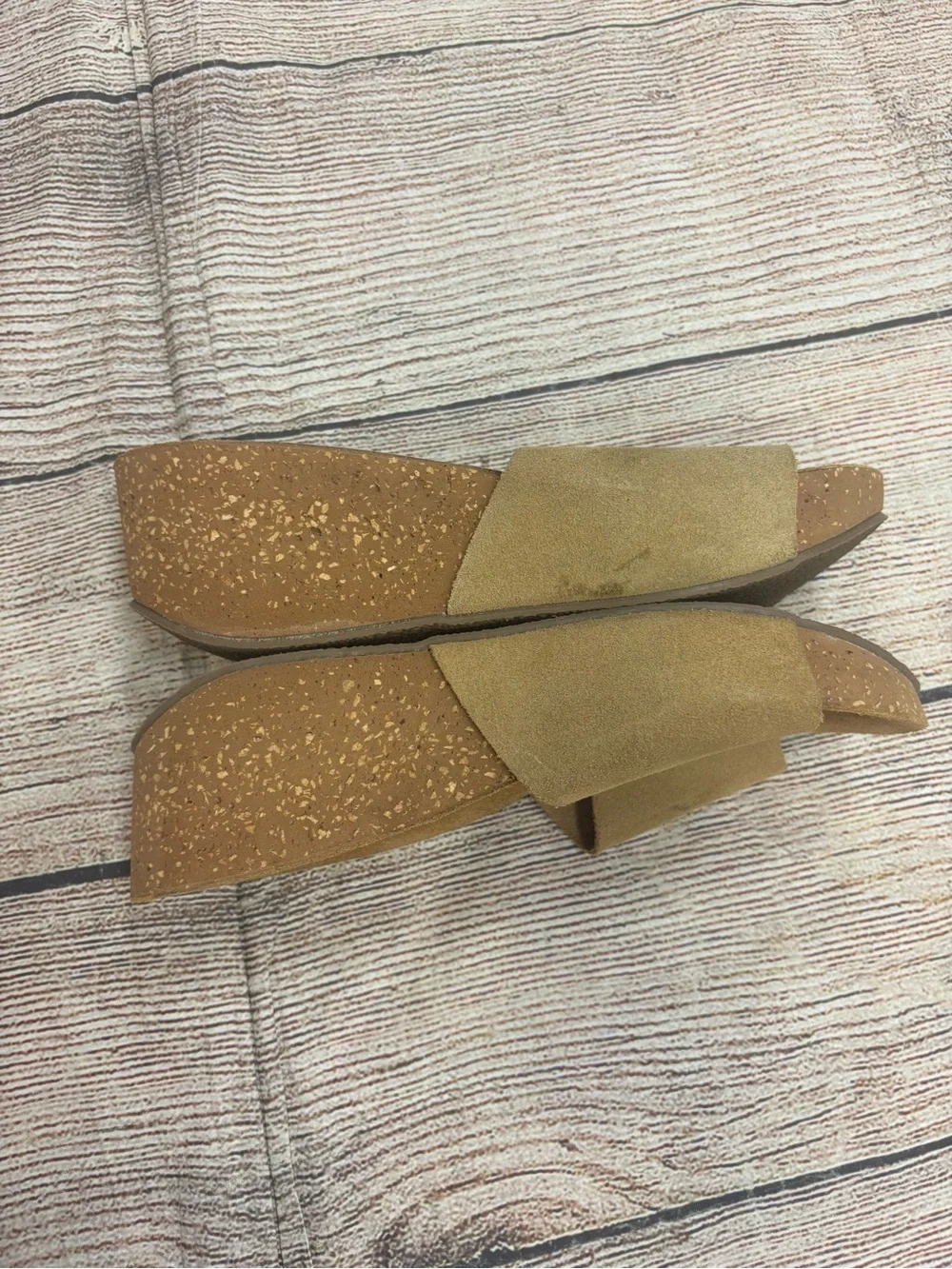 😍 Suede Tan Open-Toe Wedge Slides